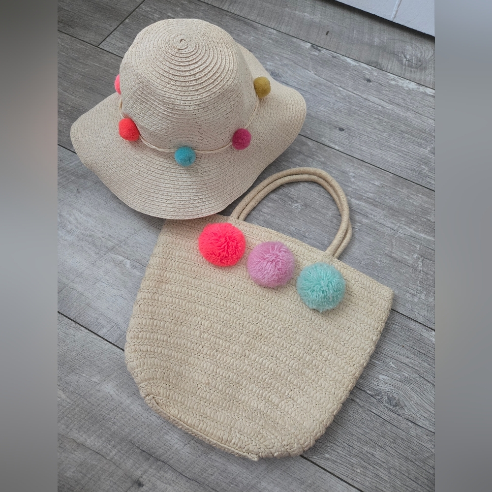 Girls Sun Hat & Matching Straw Pom Bag.